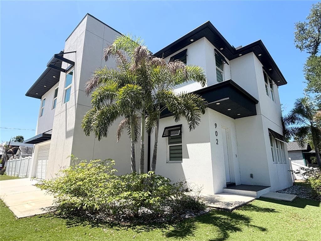 902 W SLIGH AVENUE