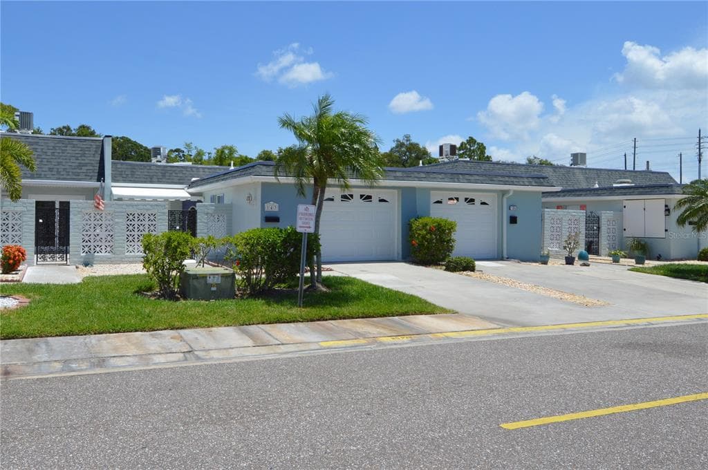 143 N BOCA CIEGA POINT ST PETERSBURG, FL 33708