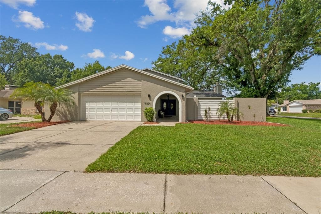 15824 KNOLLVIEW DRIVE