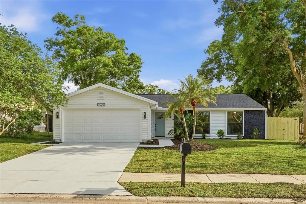 1023 MINEOLA CIRCLE PALM HARBOR, FL 34683