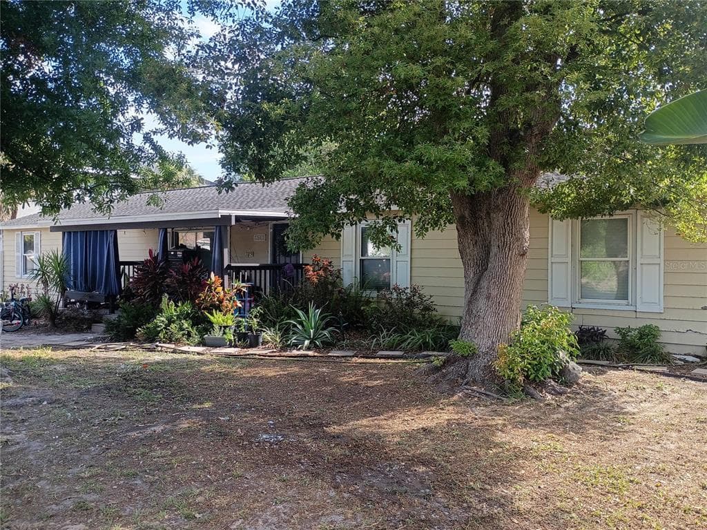 2601 MANATEE HARBOR DRIVE RUSKIN, FL 33570