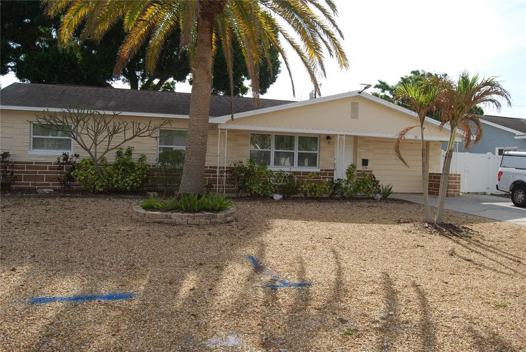 2871 67TH STREET N ST PETERSBURG, FL 33710
