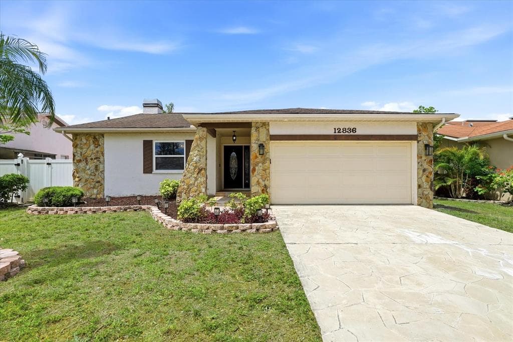 12836 PINEWAY DRIVE LARGO, FL 33773