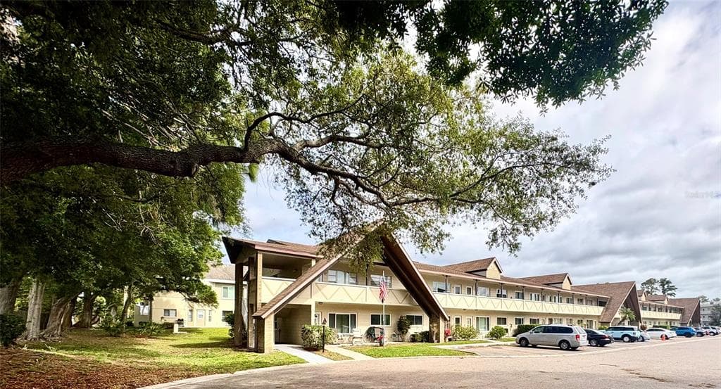 2295 BELGIAN LANE UNIT 7 CLEARWATER, FL 33763
