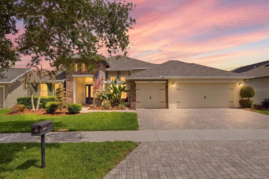 15526 STARLING CROSSING DRIVE LITHIA, FL 33547