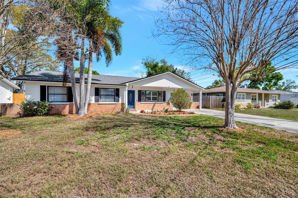 565 55TH AVENUE NE ST PETERSBURG, FL 33703