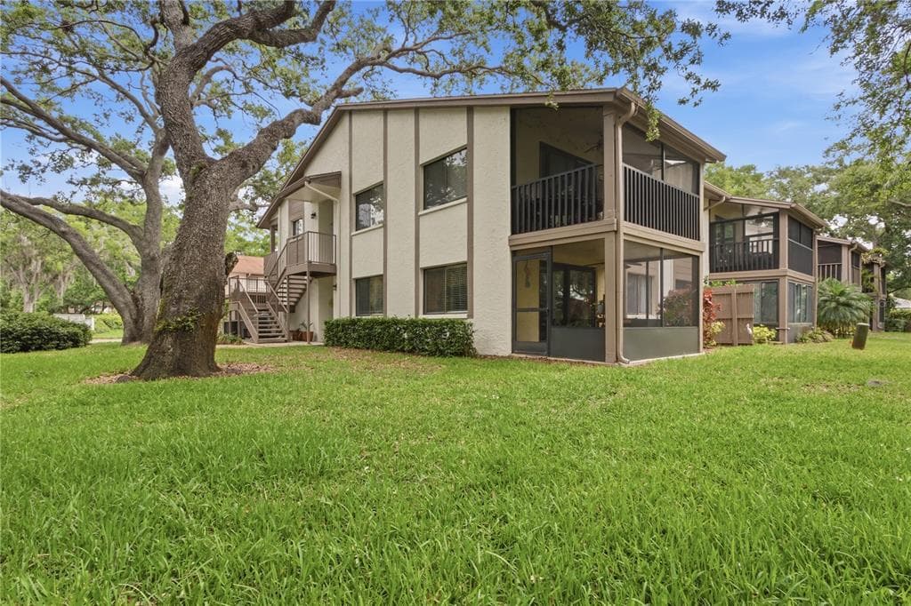 514 LONGFELLOW COURT UNIT B SAFETY HARBOR, FL 34695
