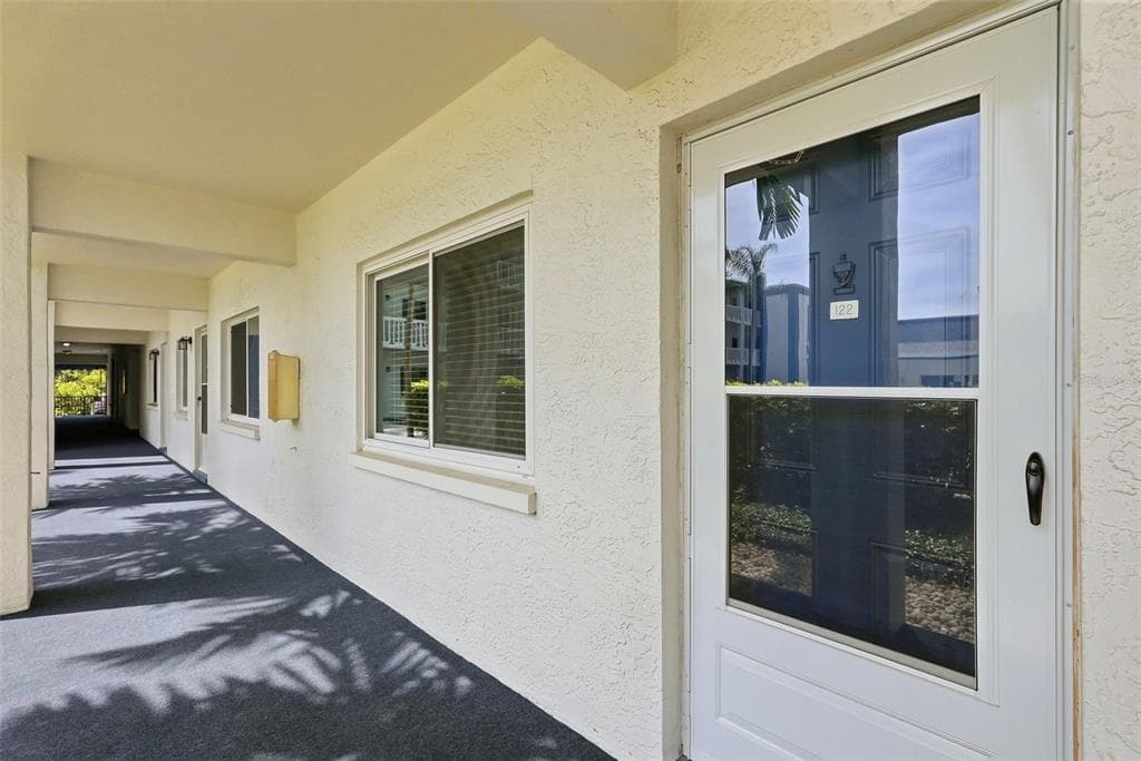 350 79TH AVENUE N UNIT 122 ST PETERSBURG, FL 33702