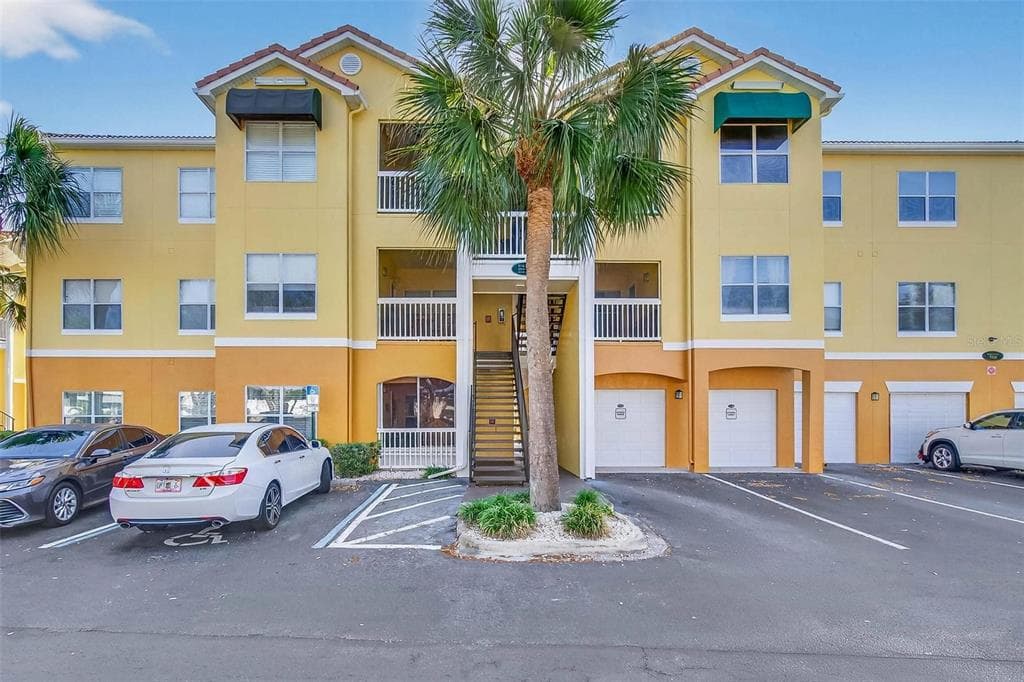 10764 70TH AVENUE UNIT 5104 SEMINOLE, FL 33772