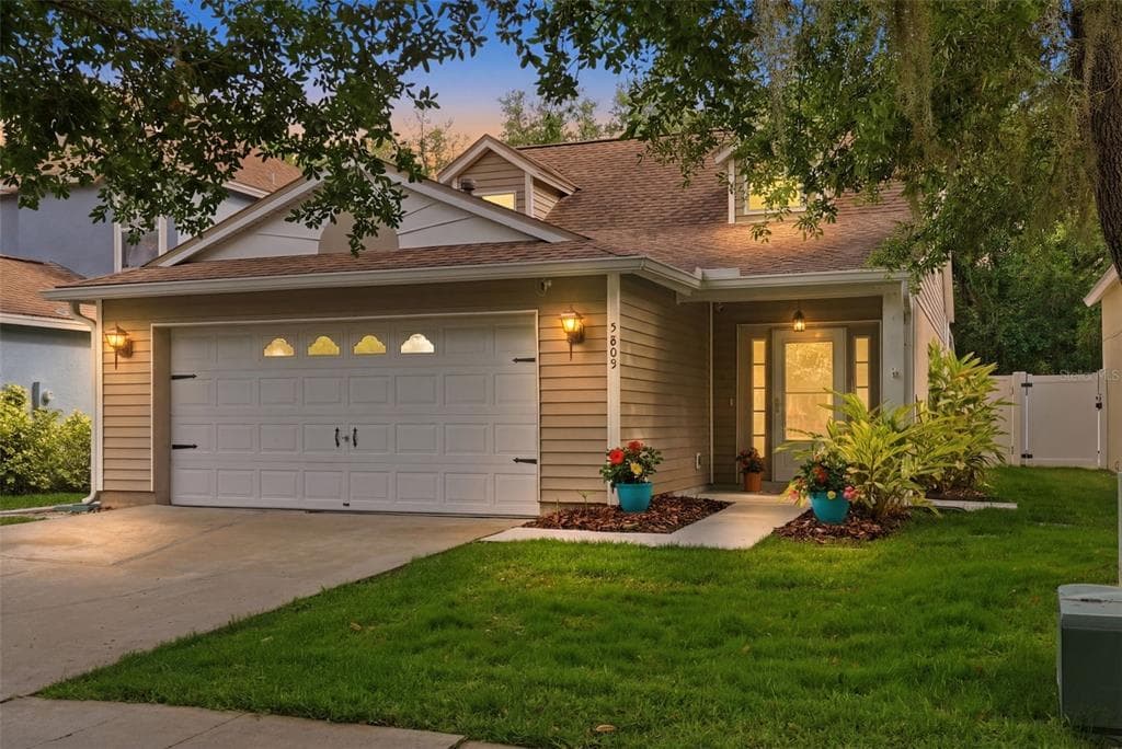5805 MEADOWPARK PLACE LITHIA, FL 33547