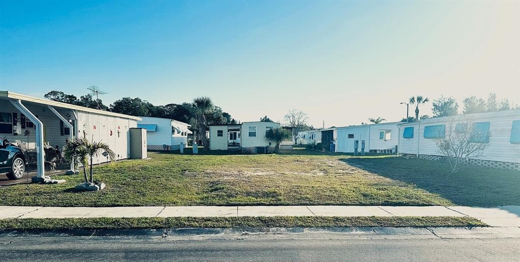 6100 62ND AVENUE N UNIT 55 PINELLAS PARK, FL 33781