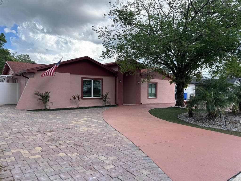6747 RALSTON BEACH CIRCLE TAMPA, FL 33614