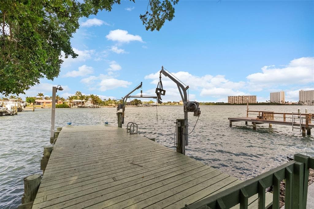 7887 9TH AVENUE S ST PETERSBURG, FL 33707