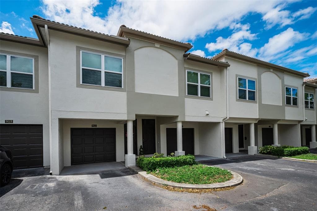 913 NORMANDY TRACE ROAD UNIT 913 TAMPA, FL 33602