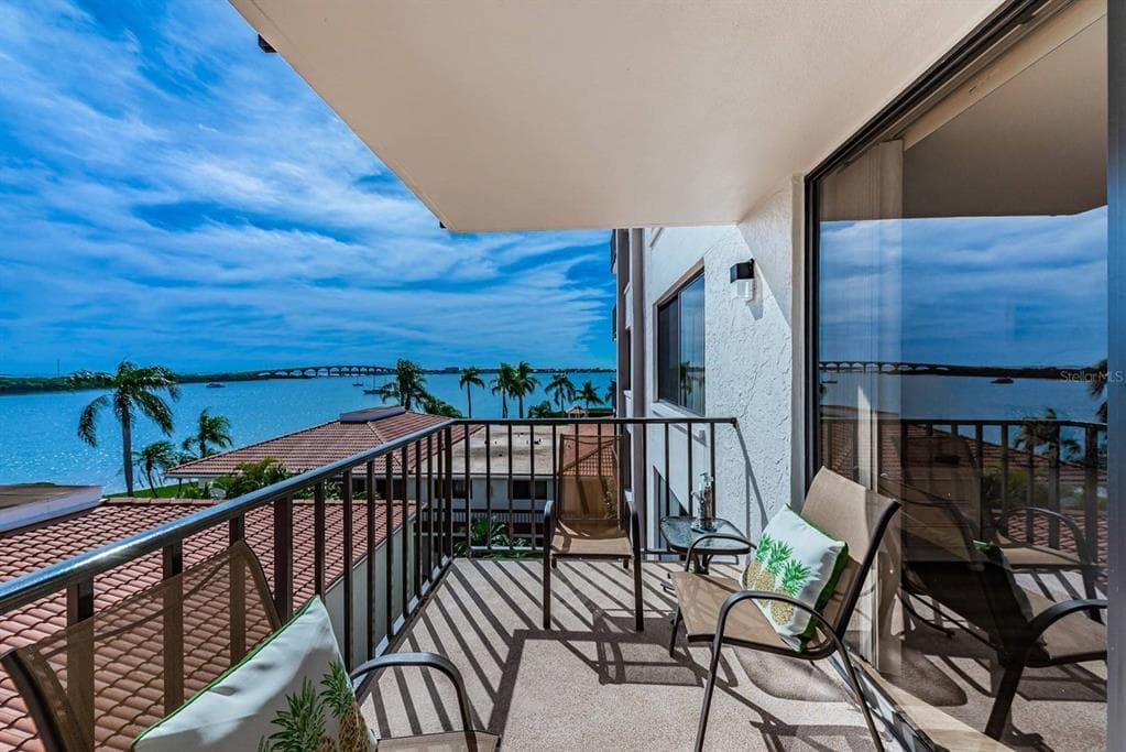 6357 BAHIA DEL MAR BOULEVARD UNIT 407 ST PETERSBURG, FL 33715