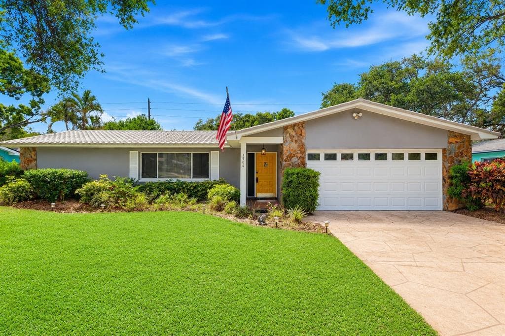 1904 GRANADA COURT CLEARWATER, FL 33764