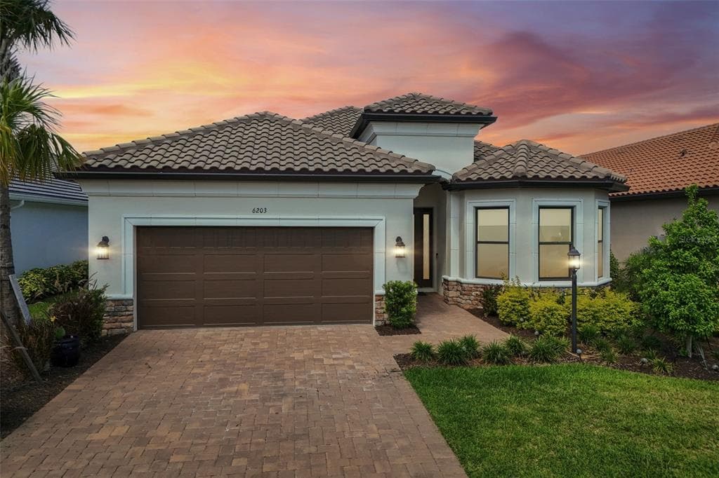 6203 GRANDVIEW HILL COURT BRADENTON, FL 34203