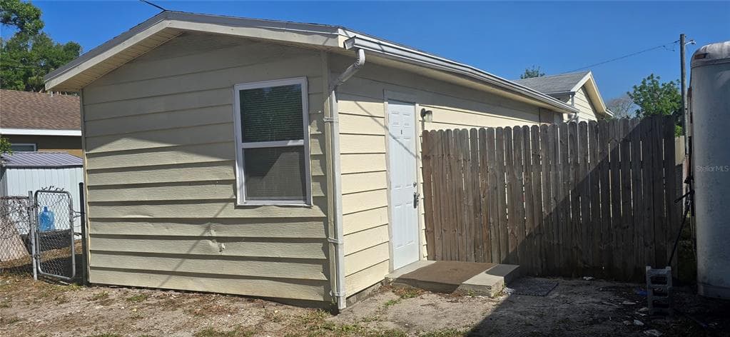 3832 46TH AVENUE N UNIT B ST PETERSBURG, FL 33714