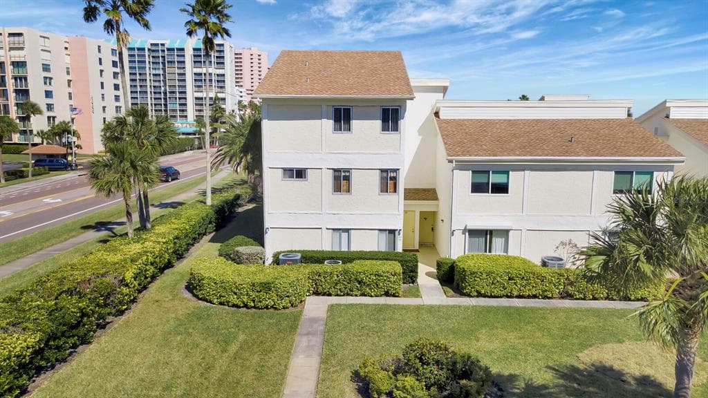 1451 GULF BOULEVARD UNIT 101 CLEARWATER BEACH, FL 33767