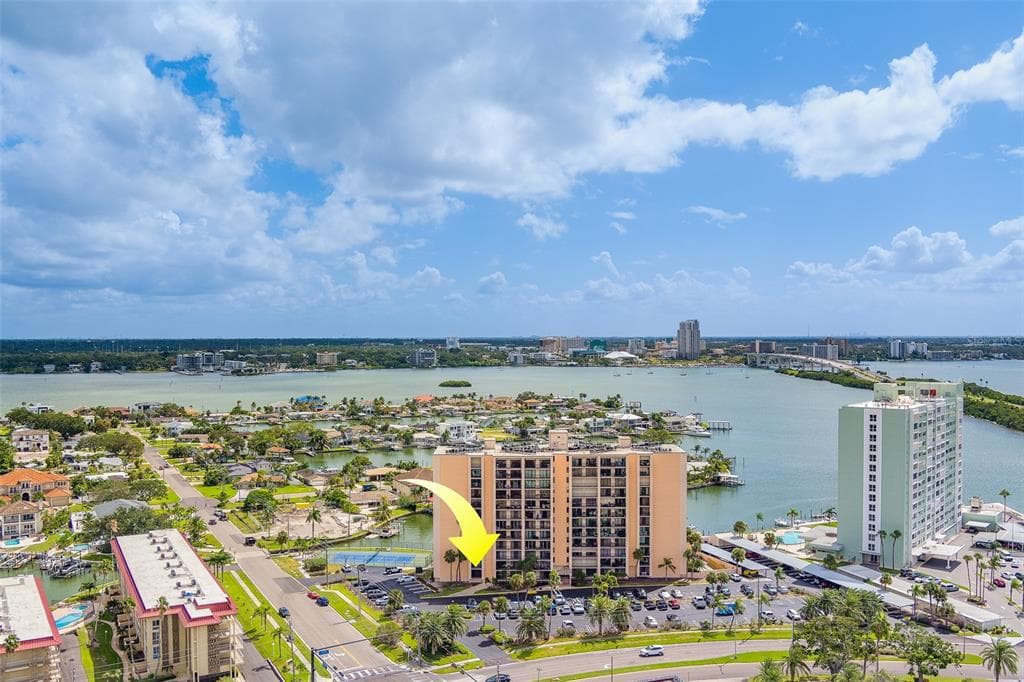 51 ISLAND WAY UNIT 101 CLEARWATER BEACH, FL 33767