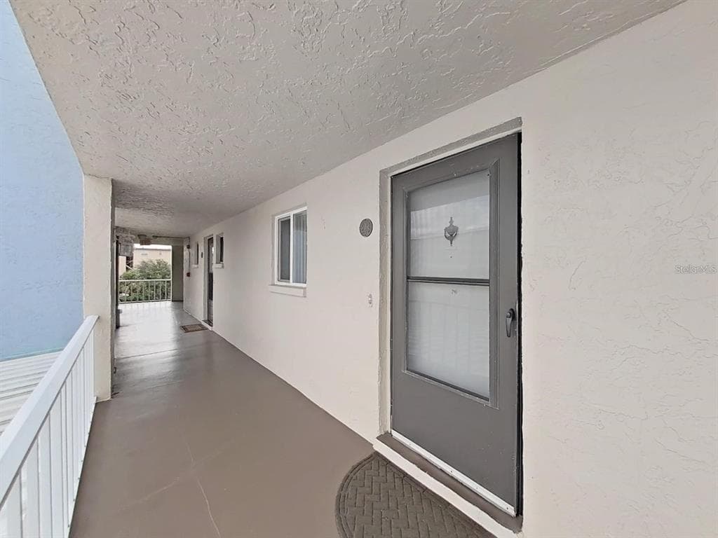 215 VALENCIA BOULEVARD UNIT 213 LARGO, FL 33770