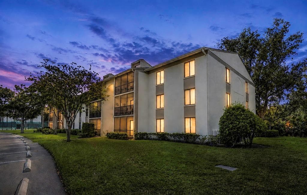 3166 LAKE PINE WAY S UNIT H1 TARPON SPRINGS, FL 34688