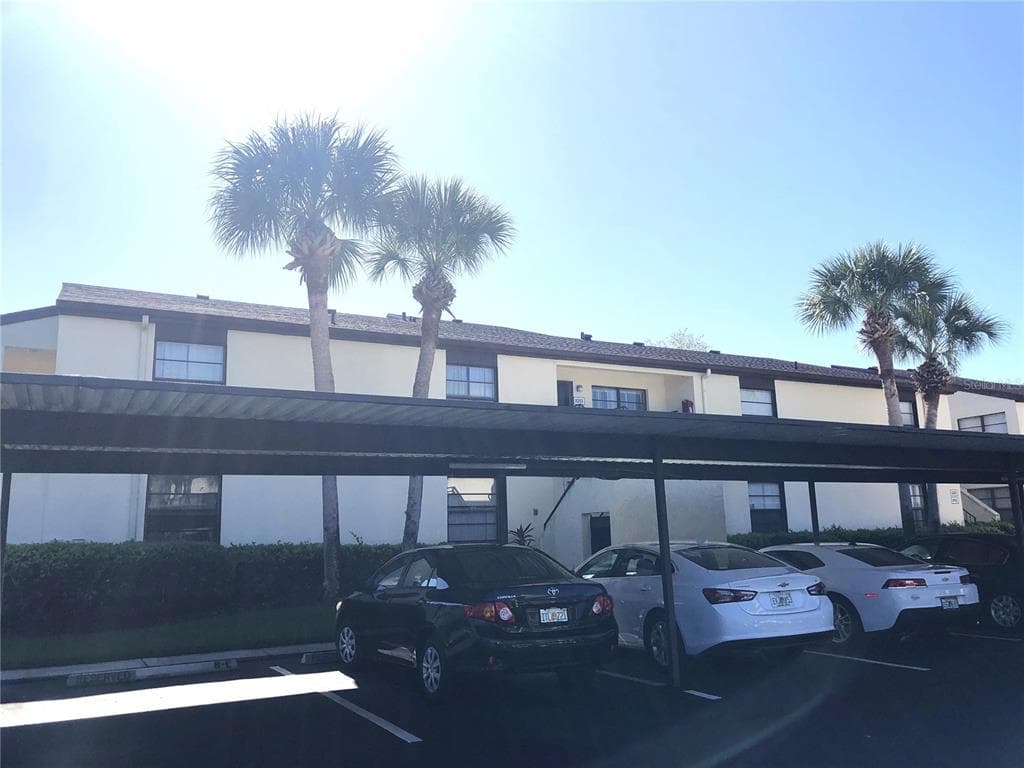 13608 S VILLAGE DRIVE UNIT 8203 TAMPA, FL 33618