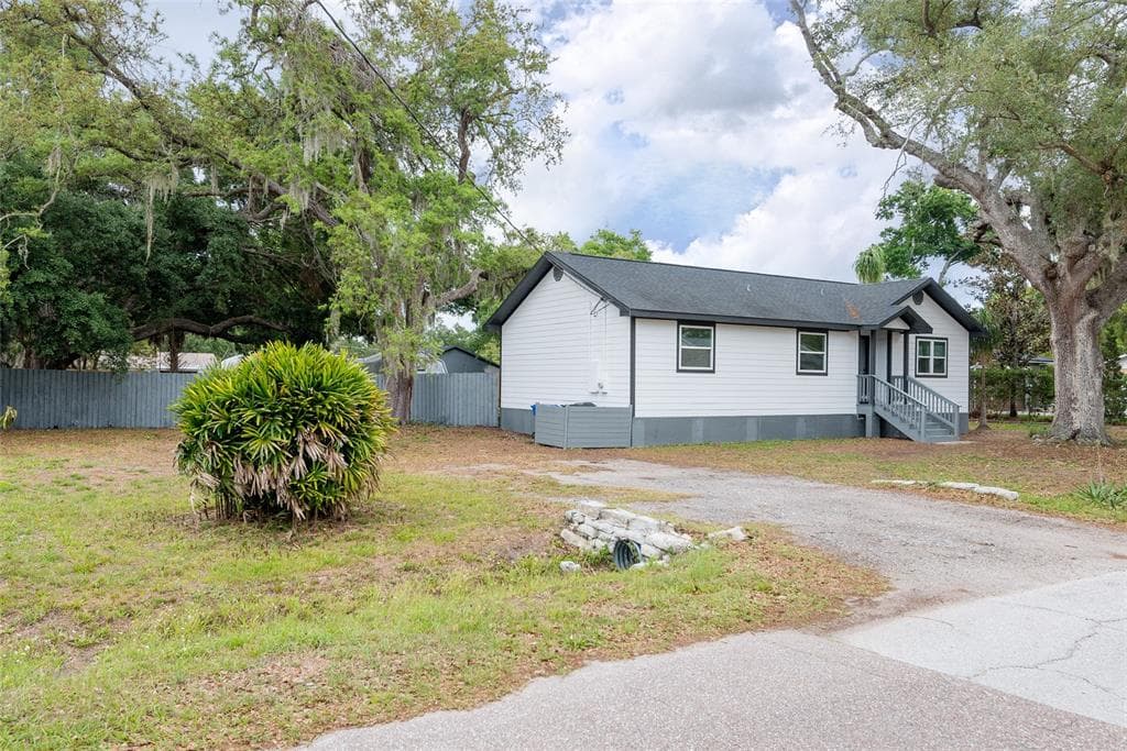 8812 DYER ROAD RIVERVIEW, FL 33578