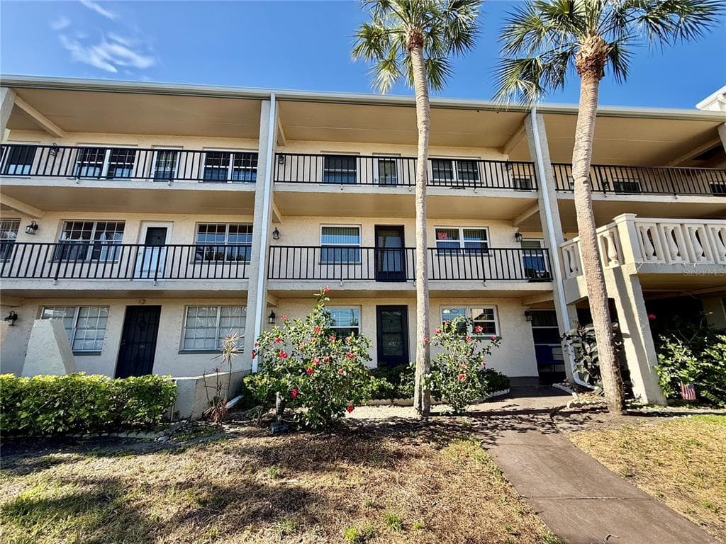 11700 PARK BLVD UNIT 104 SEMINOLE, FL 33772