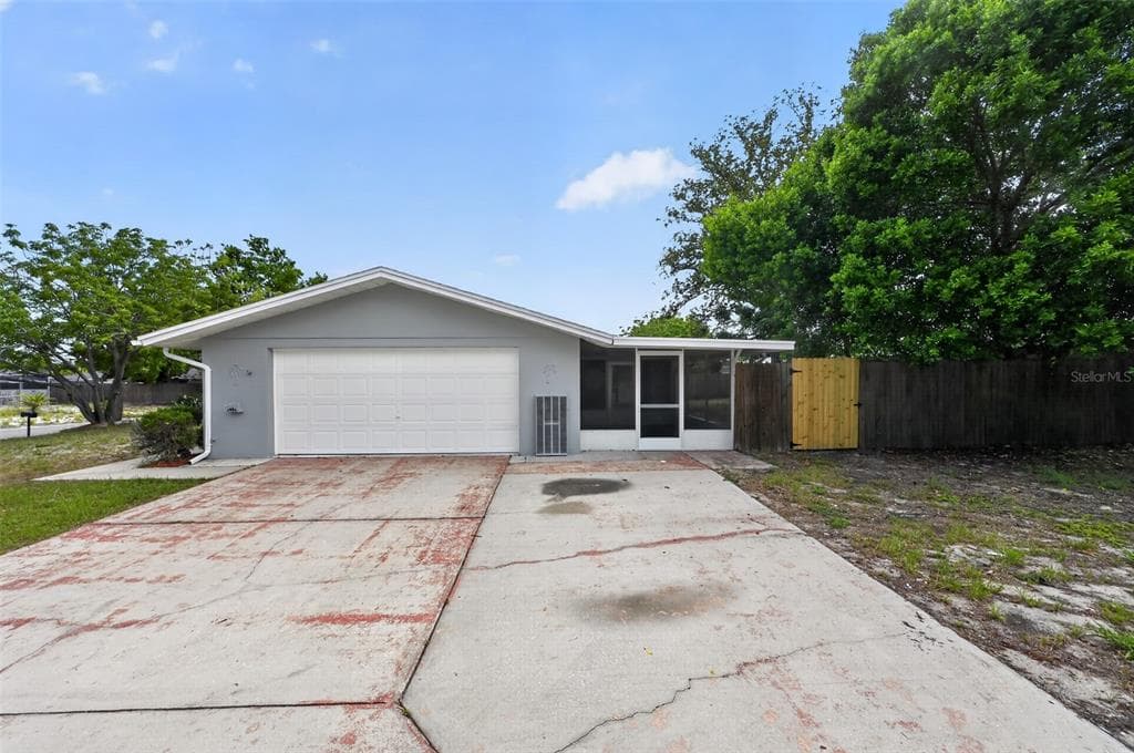 7925 CANNA DRIVE PORT RICHEY, FL 34668