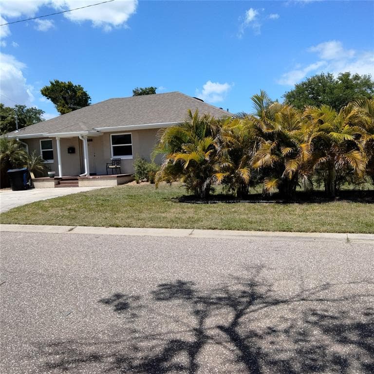 351 DAVENPORT AVENUE NE ST PETERSBURG, FL 33702
