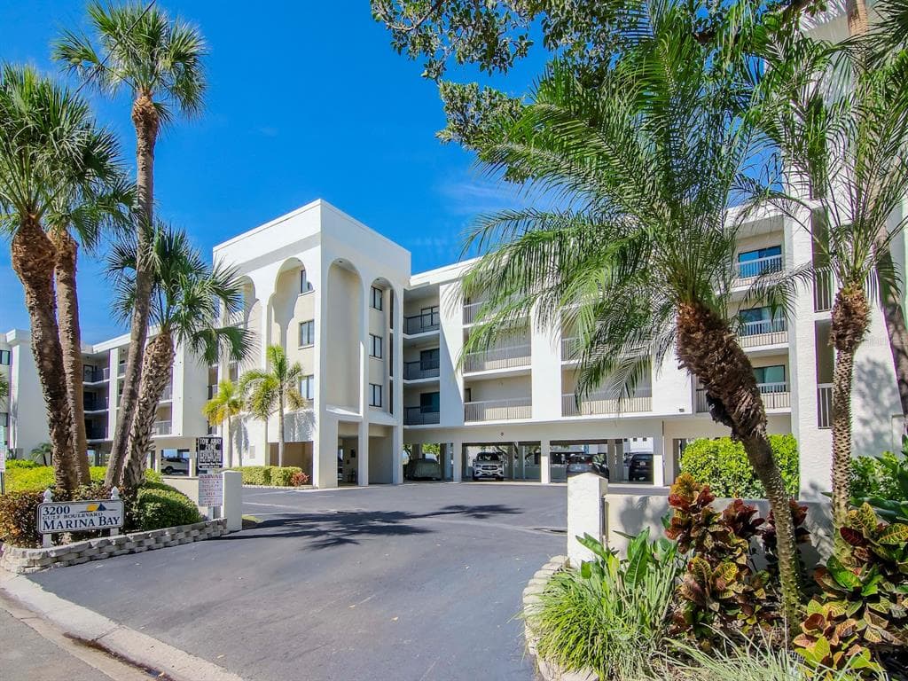 3200 GULF BOULEVARD UNIT 103 ST PETE BEACH, FL 33706