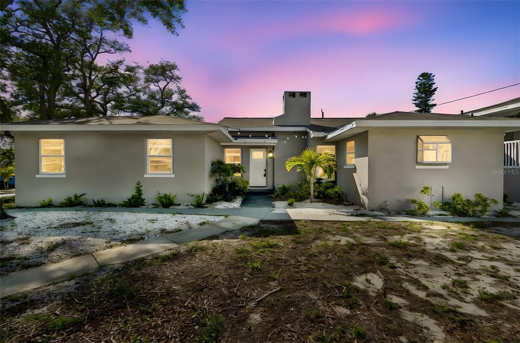 125 HARBOR BLUFF DRIVE LARGO, FL 33770