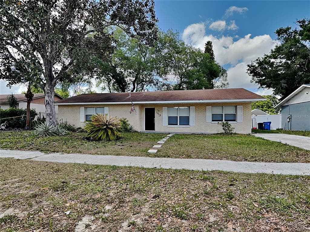 1212 CITRUS HILL COURT SEFFNER, FL 33584