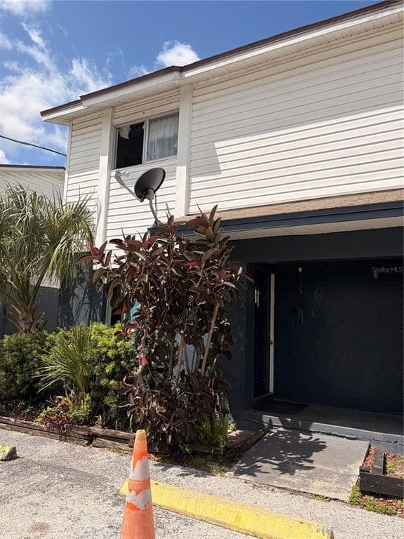 13050 LONDONDARY PLACE TAMPA, FL 33612