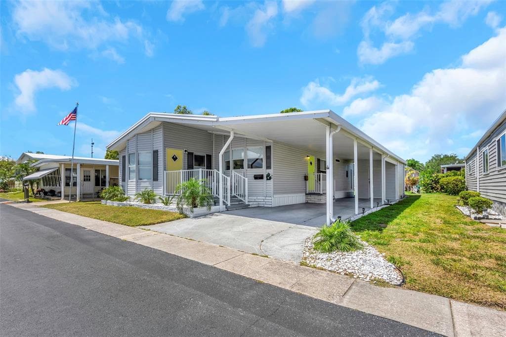106 THATCH PALM STREET W LARGO, FL 33770
