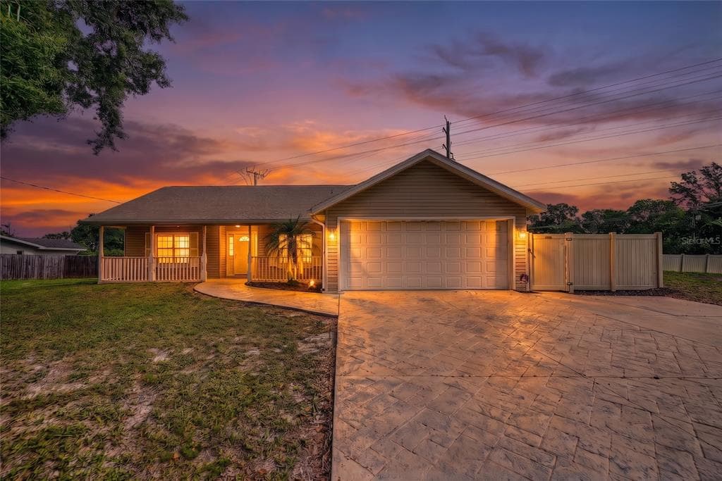 5615 18TH AVENUE E BRADENTON, FL 34208