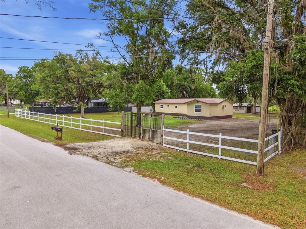 5063 WALNUT CIRCLE E LAKELAND, FL 33810