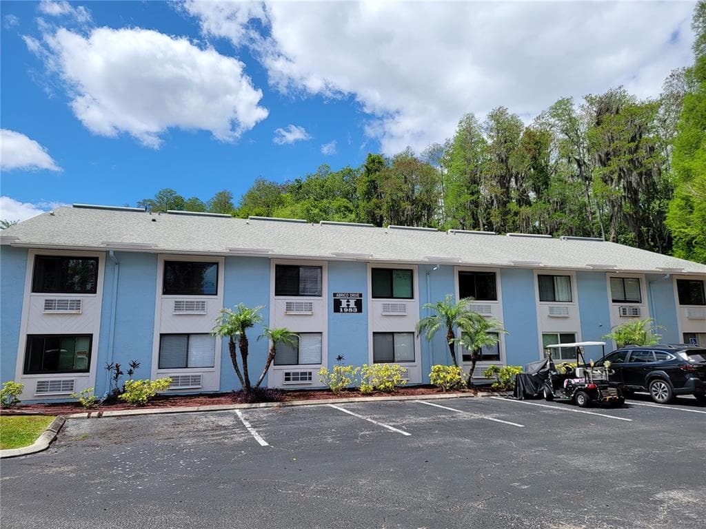 1983 ABRICO DRIVE UNIT H-13 LUTZ, FL 33558