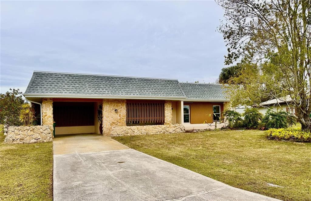 1385 HARMONY DRIVE PORT CHARLOTTE, FL 33952