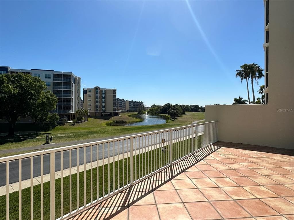 1200 COUNTRY CLUB DRIVE UNIT 4102 LARGO, FL 33771