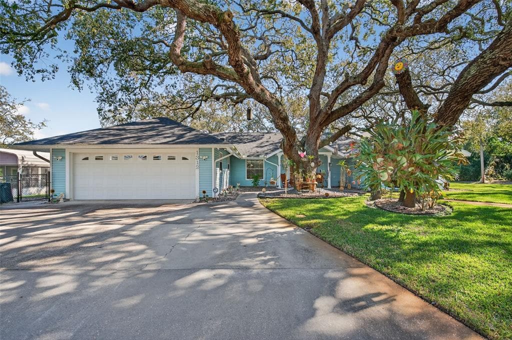 1312 GROVE AVENUE TARPON SPRINGS, FL 34689