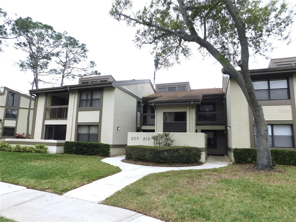 207 WOODLAKE WYNDE UNIT 207 OLDSMAR, FL 34677