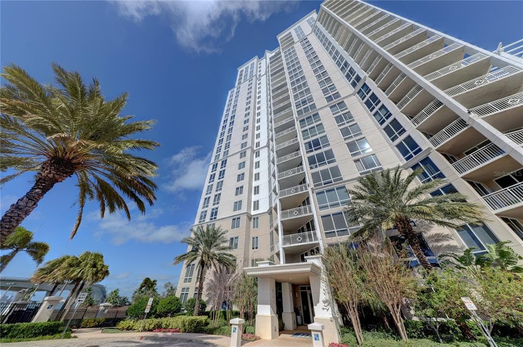 331 CLEVELAND ST UNIT #301 CLEARWATER, FL 33755