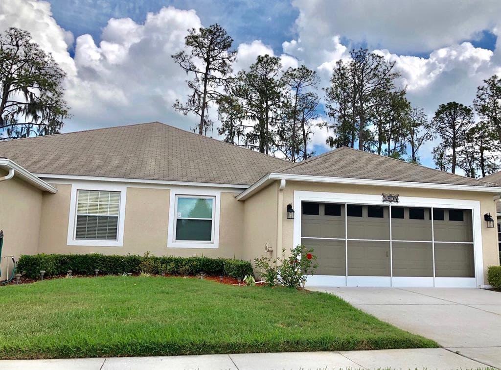 5804 AUTUMN SHIRE DRIVE ZEPHYRHILLS, FL 33541