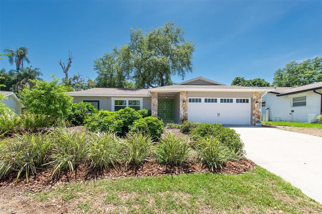 25 HARBOR WOODS CIRCLE SAFETY HARBOR, FL 34695