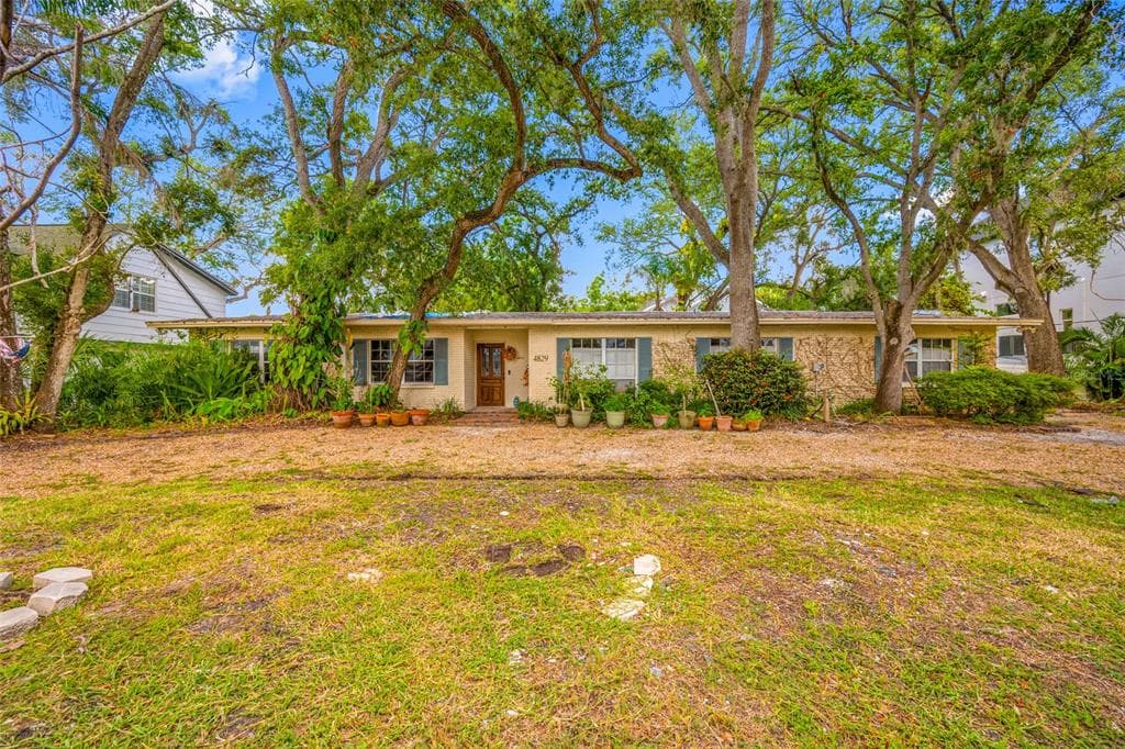 4829 W SAN JOSE STREET TAMPA, FL 33629