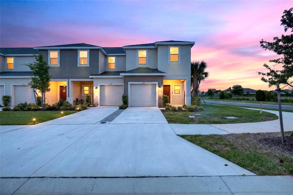 2339 ALEE LANE WESLEY CHAPEL, FL 33543