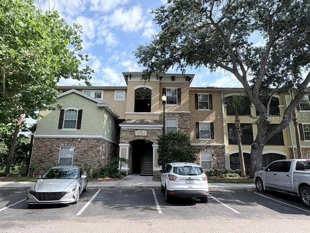10213 COURTNEY PALMS BOULEVARD UNIT 301 TAMPA, FL 33619