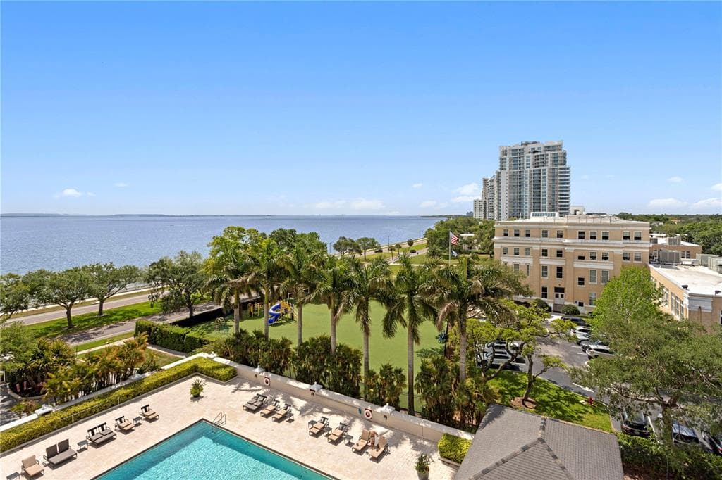 3301 BAYSHORE BOULEVARD UNIT 810A TAMPA, FL 33629